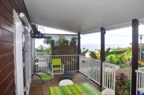 Bungalow de 2 chambres a Bouillante a 100 m de la plage avec vue sur la mer jardin et wifi